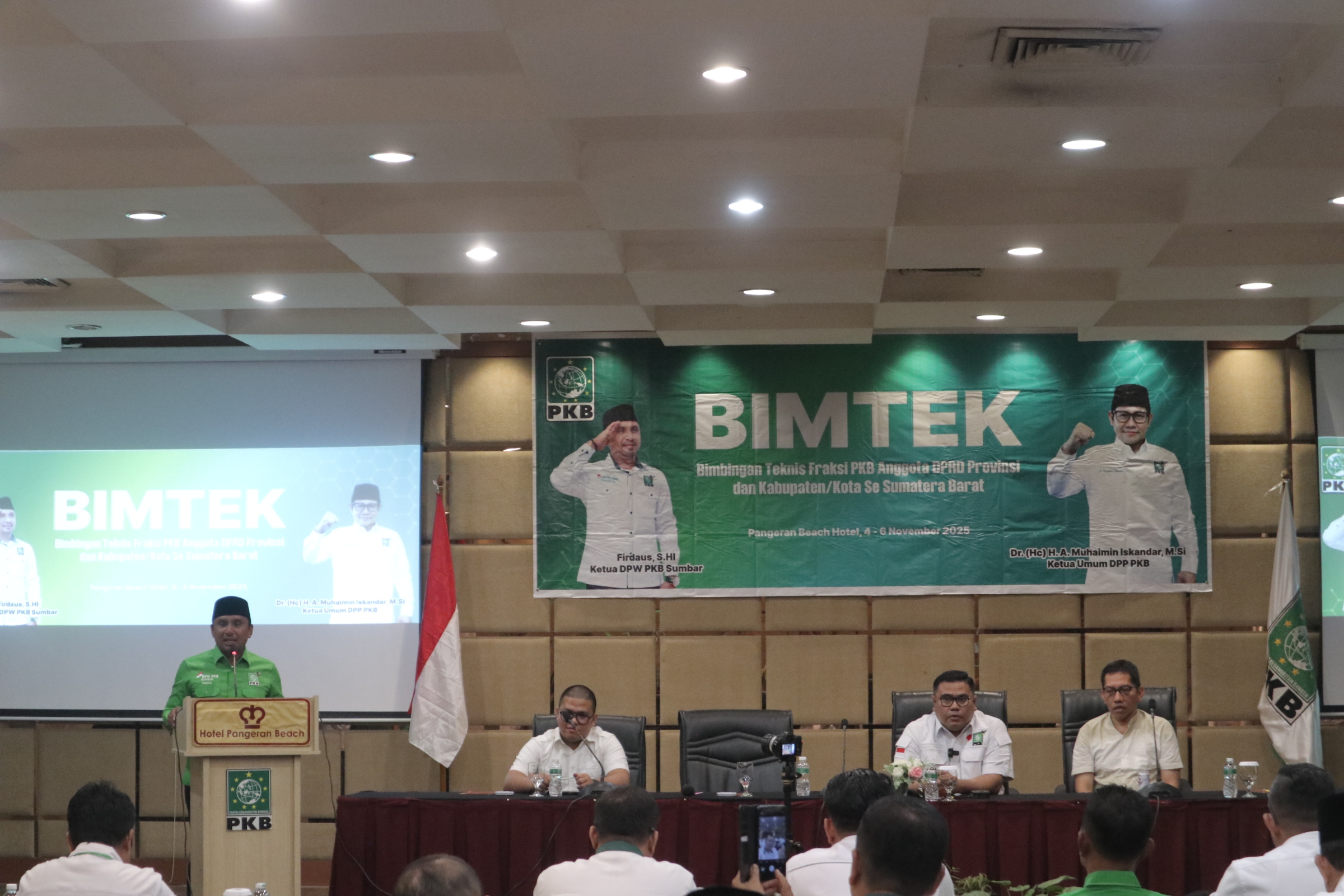 Ketua DPW PKB Sumbar, Firdaus saat membwrikan sambutan.[foto : sci/yrp]