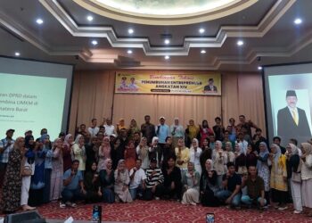 Zuldafri Darma Dorong UMKM Tanah Datar Naik Kelas Lewat Bimtek Entrepreneur