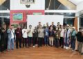 Menteri Kebudayaan Fadli Zon bersama seniman, perupa, peneliti dan budayawan Sumatera Barat di Aie Angek Cottage (Foto: Ist)