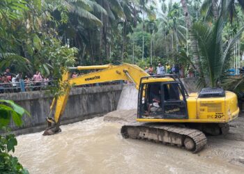 Pengerukan Sungai Ampang Gadang Dimulai, Upaya Donizar Selamatkan 300 KK di Kampung Bombay