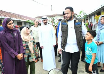 Wali Kota Padang Fadly Amran menerima kunjungan Wakil Duta Besar Uni Emirat Arab (UEA), Mrs. Shaima Al Hebsi, Jumat (12/12), di kantor Camat Koto Tangah. (Foto:Ist)