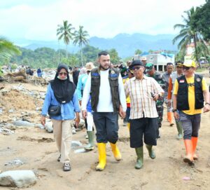 Wali Kota Padang Fadly Amran, meninjau Kelurahan Tabiang Banda Gadang (TBG) Kecamatan Nanggalo, Minggu (14/12).(Foto:Ist)