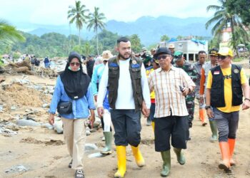 Wali Kota Padang Fadly Amran, meninjau Kelurahan Tabiang Banda Gadang (TBG) Kecamatan Nanggalo, Minggu (14/12).(Foto:Ist)