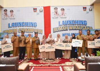 Pemerintah Kota Padang secara resmi, meluncurkan UMKM Champion Kota Padang dan Rumah Wirausaha Dinas Koperasi dan UKM Kota Padang, di Komplek Sentra Rendang Kota Padang, Selasa (23/12).(Foto:Ist)