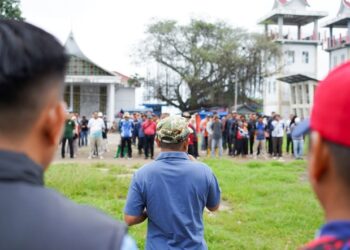 Pemkab Solok Kerahkan Ribuan Personel Bersihkan Danau Singkarak Pascabanjir
