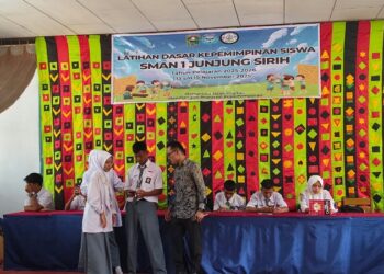 Literasi Digital Pelajar Solok: Supri Ardi Dorong Siswa SMA Junjung Sirih Kuasai Media Sosial Secara Cerdas