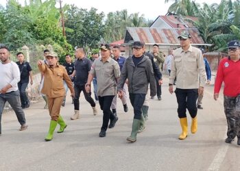Wamendagri Tinjau Tiga Nagari Terdampak Bencana di Kabupaten Solok