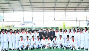 Wakil Wali Kota Padang Maigus Nasir, bertindak sebagai Inspektur Upacara (Irup) Hari Amal Bhakti (HAB) ke-80 tahun Kementerian Agama Republik Indonesia (Kemenag RI) tingkat Kota Padang yang berlangsung di Aula MAN 2 Padang, Sabtu (3/1).(Foto:Ist)