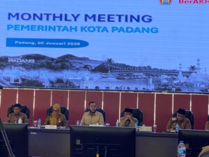 Wali Kota Padang Fadly Amran akan menegaskan zonasi rawan bencana di Kota Padang. Hal ini disampaikan pada Rapat Bulanan Pemko Padang, Senin (5/1).(Foto: Ist)