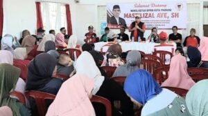 Wakil Ketua DPRD Kota Padang Mastilizal Aye, melakukan reses  di Kelurahan Kampung Lapai, Kecamatan Nanggalo, Kota Padang, Minggu (4/1).