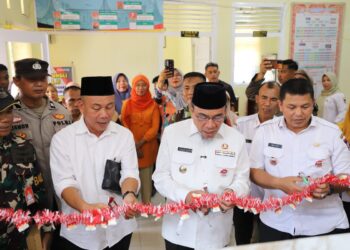 Wakil Wali Kota Padang Maigus Nasir, hadiri kegiatan reses anggota DPRD Kota Padang Faisal Nasir, yang dilaksanakan di Kelurahan Air Tawar Timur (ATT), Kecamatan Padang Utara, Rabu (7/1).(Foto:Ist)