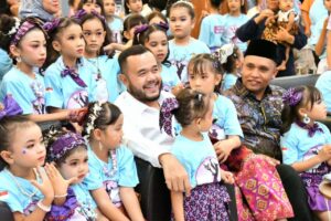 Wali Kota Padang Fadly Amran, mengapresiasi tinggi atas terselenggaranya Festival Tari Tradisional Budaya Anak Sumatera Barat (Sumbar) “Gebyar Mutiara Minang” Tahun 2026, yang digelar di Gedung Bagindo Aziz Chan Youth Center, Sabtu dan Minggu 10-11 Januari 2026. (Foto:Ist)