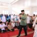Wali Kota Padang Fadly Amran, bersama Wakil Wali Kota Padang Maigus Nasir, hadiri peringatan Isra’ Mi’raj Nabi Muhammad SAW 1447 Hijriah yang digelar di Pondok Pesantren Darul Ulum, Kelurahan Lubuk Minturun, Kecamatan Koto Tangah, Minggu (18/1).(Foto:Ist)