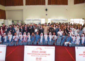 Pemerintah Kota (Pemko) Padang melalui Dinas Pendidikan dan Kebudayaan menyelenggarakan, International Education Expo Beasiswa Padang Juara ke Tiongkok, di Gedung Bagindo Aziz, Balai Kota Padang Aie Pacah, Selasa (20/1).(Foto:Ist)