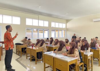 Bawaslu Agam Masuk Sekolah, Dorong Pemilih Pemula Aktif Awasi Pemilu