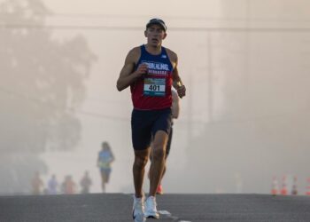 Ratusan Pelari Ramaikan Talao Beach Run 2026 di Pariaman