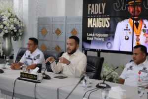 Wali Kota Padang Fadly Amran, menjadi narasumber dalam Rapat Koordinasi Nasional (Rakornas) Forum Kerukunan Umat Beragama (FKUB) dengan tema “Sinergi Pemerintah dan FKUB Guna Memperkuat Persatuan Bangsa dan Harmoni Sosial” yang dilaksanakan secara virtual melalui Zoom Meeting dari Gedung Putih Rumah Dinas Wali Kota Padang, Rabu (4/2/2026).(Foto:Ist)