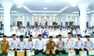 Wakil Wali Kota Padang, Maigus Nasir, menghadiri sekaligus membuka kegiatan Tabligh Akbar Tarhib Ramadan 1447 Hijriah yang digelar Kantor Kementerian Agama (Kemenag) Kota Padang di Masjid Agung Nurul Iman, Selasa (10/2/2026).(Foto:Ist)