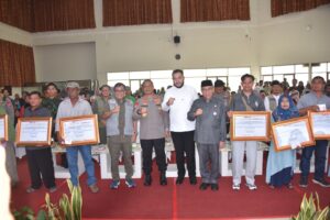 Wali Kota Padang Fadly Amran bersama Wakil Wali Kota Padang Maigus Nasir, didampingi Dankorbrimob Polri Komjen Pol Ramdani Hidayat dan Sestama Badan Nasional Penanggulangan Bencana (BNPB) Rustian, mengikuti kegiatan ini dari Aula Bagindo Aziz Chan, Balai Kota Padang Aie Pacah, Jumat (13/2/2026).(Foto:Ist)