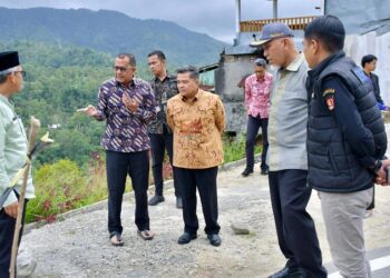 Bupati Agam Dampingi Gubernur Sumbar Tinjau Jalan Malalak–Bukittinggi