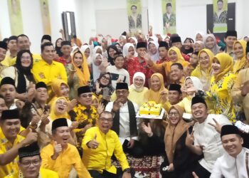 Buka Puasa Bersama Golkar Sumbar, Khairunnas Tekankan Soliditas Kader