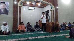 Wakil Ketua DPRD Kota Padang Oesman Ayub saat menyampaikan sambutannya pada safari Ramadhan 