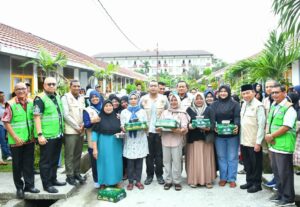 Wakil wali kota Kota Padang  Maigus Nasir, mengapresiasi kepedulian Kwartir Daerah (Kwarda) Gerakan Pramuka Sumatera Barat (Sumbar) yang menyalurkan bantuan bagi penyintas bencana hidrometeorologi di Hunian Sementara (Huntara) Rumah Nelayan dan Rusunawa Lubuk Buaya, Kecamatan Koto Tangah.(Foto:Ist)