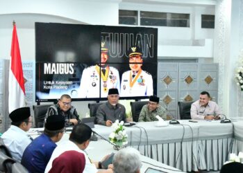 Pemerintah Kota (Pemko) Padang bersama Pemerintah Provinsi (Pemprov) Sumatera Barat (Sumbar) memperkuat sinergi, percepatan pemulihan pascabencana hidrometeorologi melalui Rapat Koordinasi (Rakor) di Gedung Putih Kediaman Resmi Wali Kota Padang, Jumat (6/3/2026).(Foto:Ist)