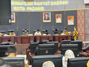 Wakil Wali Kota Padang Maigus Nasir menyampaikan,  Nota Laporan Keterangan Pertanggungjawaban (LKPJ) Tahun 2025 dalam Rapat Paripurna DPRD Kota Padang, Senin (9/3/2026).