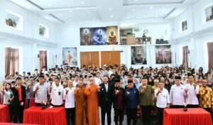 Wali Kota Padang Fadly Amran, membuka secara resmi kegiatan Bina Widya XXIX dan Retret Hidup Berkesadaran (RHB) 2026, di Gedung Sekolah Nasional Plus (SNP) Manjushri, Jalan Muara No. 34-38, Kelurahan Berok Nipah, Kecamatan Padang Barat, Rabu (11/3/2026).(Foto:Ist)