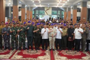 Wali Kota Padang Fadly Amran menghadiri pelantikan Komandan Resimen Mahasiswa (Menwa) Pagaruyuang Sumatera Barat yang digelar di Bagindo Aziz Chan Youth Center, Rabu (11/3/2026).(Foto:Ist)