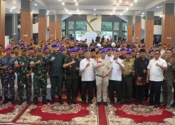 Wali Kota Padang Fadly Amran menghadiri pelantikan Komandan Resimen Mahasiswa (Menwa) Pagaruyuang Sumatera Barat yang digelar di Bagindo Aziz Chan Youth Center, Rabu (11/3/2026).(Foto:Ist)