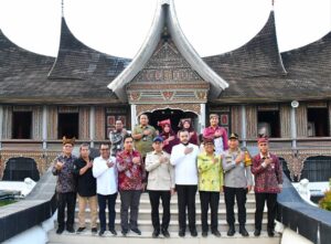 Wali Kota Padang  Fadly Amran, menghadiri peresmian pembangunan pagar Museum Adityawarman, Kamis (12/3/2026).(Foto:Ist)