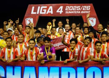 PSP Padang berhasil menjadi juara Liga 4 Sumatera Barat usai berhasil mengalahkan PSPP Padang Panjang 3-2 melalui pertandingan yang dramatis, Kamis ( 2/4/26), di Stadion Utama Sumatera Barat, Padang Pariaman.