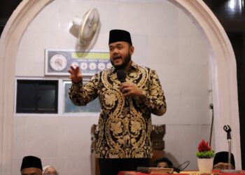 Wali Kota Padang Fadly Amran, menghadiri kegiatan Halal Bihalal 1447 Hijriah yang digelar di Masjid Muttaqin Parak Kaluek, Kelurahan Pisang, Kecamatan Pauh, Sabtu (4/4/2026).