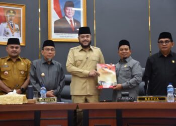 DPRD  Padang Setujui LKPJ Walikota Padang Tahun 2025 Dengan Berbagai Catatan , Untuk Meningkatkan Kinerja Pemko