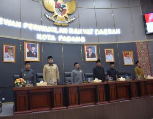 Walikota Padang Fadli Amran Apresiasi DPRD Kota Padang yang telah menyetujui LKPJ Walikota Tahun 2025