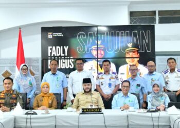 Wali Kota Padang Fadly Amran, saat menerima audiensi Direktur Utama RSUP Dr. M. Djamil, Dovy Djanas, bersama jajaran di Kediaman Resmi Wali Kota, Senin (6/4/2026).