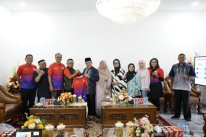 - Pemerintah Kota Padang menyatakan dukungan penuh terhadap pelaksanaan Blue Ocean Minang (BOM) Run 2026 yang diinisiasi oleh Ikatan Alumni SMA Negeri 3 (Ikasmantri) Padang bersama berbagai stakeholder termasuk ASITA.