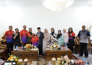 - Pemerintah Kota Padang menyatakan dukungan penuh terhadap pelaksanaan Blue Ocean Minang (BOM) Run 2026 yang diinisiasi oleh Ikatan Alumni SMA Negeri 3 (Ikasmantri) Padang bersama berbagai stakeholder termasuk ASITA.