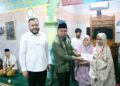 Wali Kota Padang Fadly Amran, melakukan monitoring pelaksanaan program Subuh Mubarakah di Masjid Taufiq Kayu Gadang, Kelurahan Pasar Ambacang, Kecamatan Kuranji, Selasa (14/4/2026).