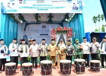 Wakil Wali Kota Padang Maigus Nasir, secara resmi membuka Musabaqah Tilawatil Quran (MTQ) ke-42 tingkat Kecamatan Pauh yang dipusatkan di pelataran Masjid Istiqlal Binuang, Kelurahan Binuang Kampung Dalam, Selasa (14/4/2026)