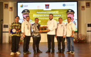 Pemerintah Kota (Pemko) Padang menyelenggarakan Pelatihan Literasi Artificial Intelligence (AI) bagi 500 kepala sekolah se-Kota Padang, di Gedung Bagindo Aziz Chan Youth Center, Rabu (15/4/2026).