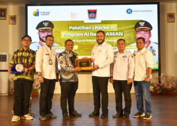 Pemerintah Kota (Pemko) Padang menyelenggarakan Pelatihan Literasi Artificial Intelligence (AI) bagi 500 kepala sekolah se-Kota Padang, di Gedung Bagindo Aziz Chan Youth Center, Rabu (15/4/2026).