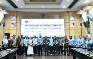 Pemerintah Kota (Pemko) Padang memperkuat sinergi di bidang hukum dengan menjalin kerja sama strategis bersama Kejaksaan Negeri (Kejari) Padang, melalui Penandatanganan Memorandum of Understanding (MoU) di bidang Perdata dan Tata Usaha Negara (Datun).