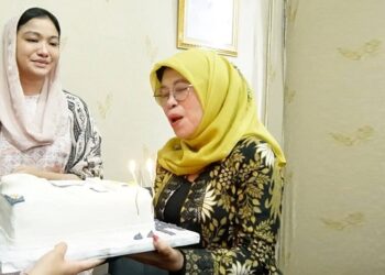 Sinergi Dua Srikandi Dharmasraya di Momen Ultah Leli Arni ke-68