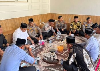 Kapolres Dharmasraya Sambangi Rumah Raja Pulau Punjung, Perkuat Sinergi Kamtibmas