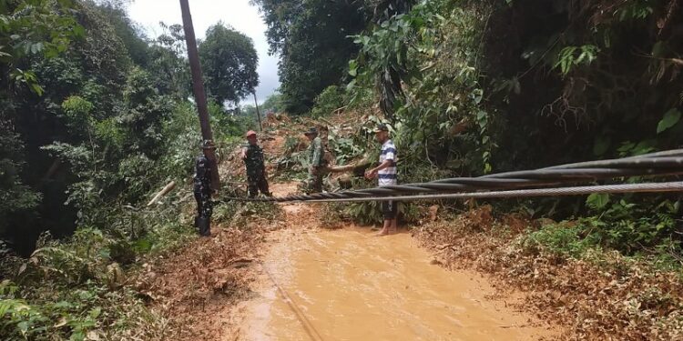 Longsor di Nagari Banai Dharmasraya, Transportasi Menuju Tiga Nagari Putus