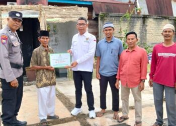 Rumah Warga Terbakar, BAZNAS Dharmasraya Salurkan Bantuan Rp30 Juta