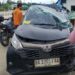 Hilang Kendali, Mobil Travel Tabrak Minibus Parkir di Dharmasraya